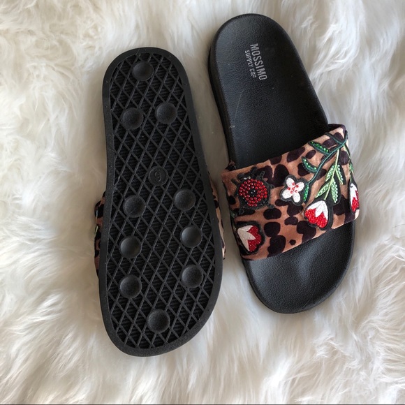 Mossimo • Leopard Floral Slides - Picture 6 of 7